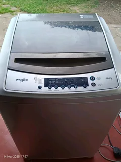 16 kg Whirlpool top loader washing machine Working 100%Good condition *R3999*078 537 0542