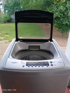 16 kg Whirlpool top loader washing machine Working 100%Good condition *R3999*078 537 0542