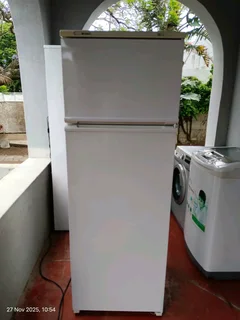 Indesit Fridge freezer Working 100%Good condition R 1899#078 537 0542 East London
