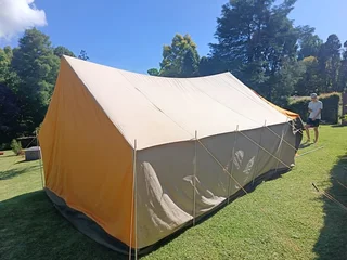 Tent/ Gazebo