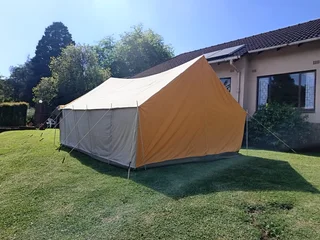 Tent/ Gazebo