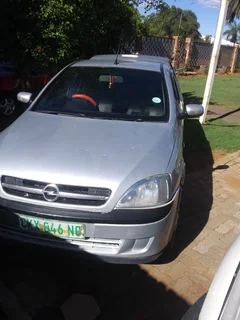 Bakkie ,Corsa Utility bakkie wit Canopy
