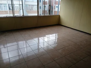 Big bedroom to rentfor a lady  at Naledi flat,Sunnyside