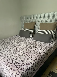 A room to Rent includes water and Wifi