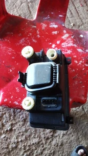 Vw golf or polo player or classic rightside headlight housing dnt have glass 400rand