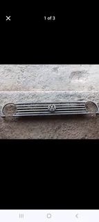 Vw fox or caddy bakkie front grill n emblem available only wats in pictures original make 1000rand c