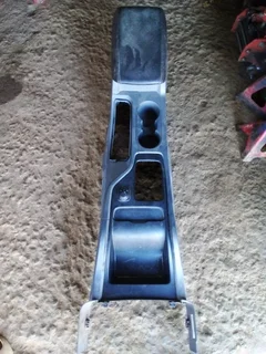 Ford Ranger t5 t6 centre handbreak consel panel wid arm rest n trim plate available only wats in pic