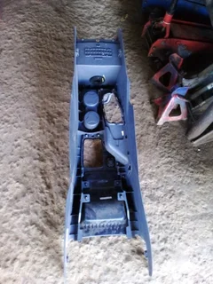 Ford Ranger t5 t6 centre handbreak consel panel wid arm rest n trim plate available only wats in pic