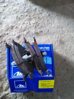 Vw polo vivo or polo 6 or beetle or golf 5 front disc pads good second hand condition 90 percent lif