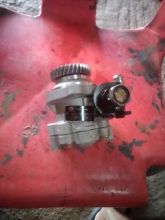 Nissan hardbody or navara zd30 powersteering pump new only wats in pictures 2800rand contact 0835730