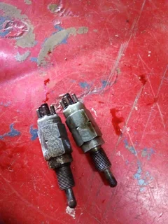 Ford automatic transmission gearbox reverse lights switch only wats in pictures 850rand each contact