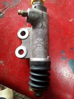 Honda jazz clutch slave cylinder original make only wats in pictures 900rand contact 0835730435