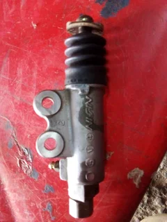 Honda jazz clutch slave cylinder original make only wats in pictures 900rand contact 0835730435