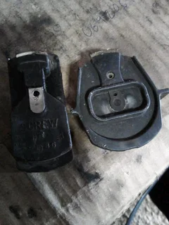 Honda distributor rotor available only wats in pictures original make 350rand each contact 083573043