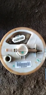 Ford focus intank fuel pump complete wid housing n lever sensor oem make like new 2800rand contact 0