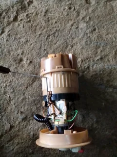 Ford focus intank fuel pump complete wid housing n lever sensor oem make like new 2800rand contact 0