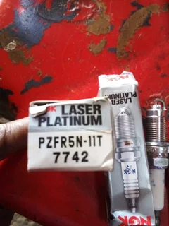 Vw golf 5 gti fsi or audi fsi spark plug new platinum set of 4 1200rand new contact 0835730435