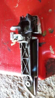 Toyota quantum driverside outter handle available only wats in pictures oem 450rand