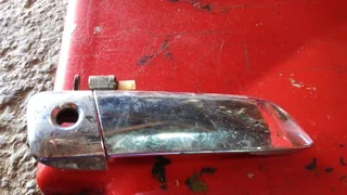 Toyota quantum driverside outter handle available only wats in pictures oem 450rand