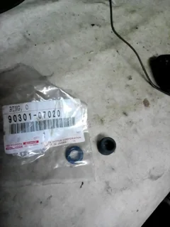 Toyota corolla or runx intank fuel pump seals available only wats in pictures frm agents 400rand bot