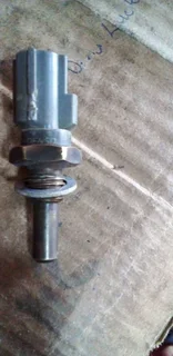Toyota coolant sensor or fan switch original make only wats in pictures 450rand contact 0835730435