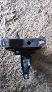 Toyota corolla rsi or rxi shape engine mounting available only wats in pictures 650rand contact 0835
