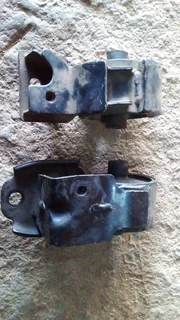 Toyota tazz or corolla engine mounting 1.3 1.6 1.8 available frm 450rand each contact 0835730435