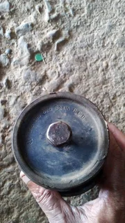 Vw polo player or classic or golf 3 or jeeta 3 gearbox mounting original 650rand contact 0835730435