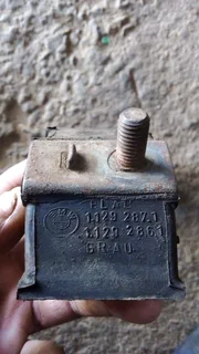 Bmw e30 engine mounting available only wats in pictures frm agents 1000rand both contact 0835730435