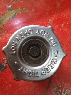 Jeep or Chrysler radiatior cap available only wats in pictures frm agents 450rand contact 0835730435