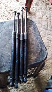 Bmw e90 e91 e92 e39 e60 e87 x1 bootlid n bonnet shocks available original make good second hand cond