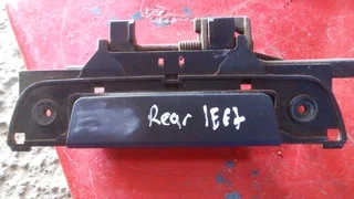 Bmw e32 e34 rear left outta door handle available only wats in pictures 550rand each contact 0835730