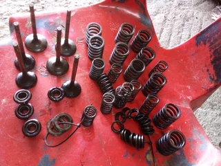 Bmw e30 e36 m40 valve n springs available only wats in pictures contact 0835730435
