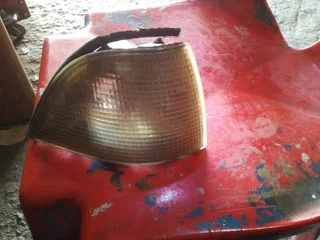 Bmw e36 2door driverside clear front indicator light only wats in pictures 350rand contact 083573043