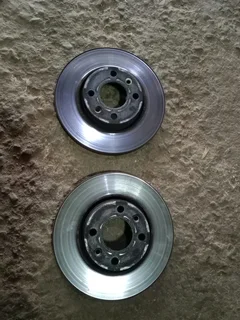 Nissan Micra or Renault np200 or sandeo front disc second hand condition oem 450rand both contact 08