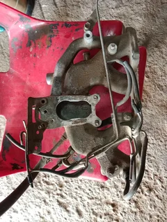 Toyota Corolla 4af carburettor intake manifold wid PC valve n air pipes available only wats in pictu