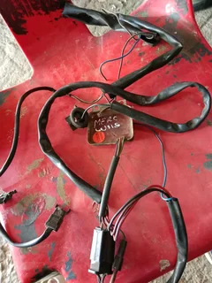 Mercedes Benz w114 w115 alternator regulatior wid hanass available only wats in pictures 850rand con