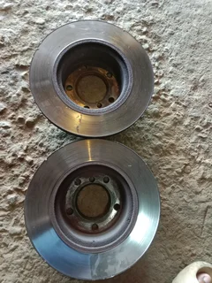 Bmw E90 E92 X1 front break disc available only wats in pictures oem good second hand condition