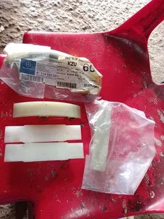 Mercedes Benz m116 timing chain guides available original only wats in pictures oem new