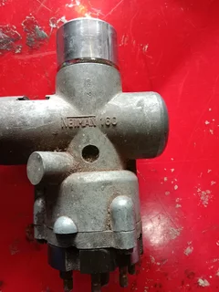 Mercedes Benz ignition switch n barrel available only wats in pictures oem make wid keys