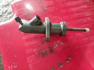 Bmw clutch slave cylinder available only wats in pictures oem make like new