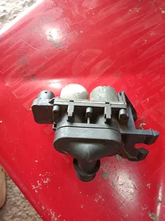 Bmw E36 E34 heater control valve available only wats in pictures oem make