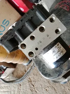 Bmw E46 m43 318i abs pump module available only wats in pictures oem make