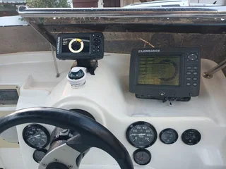 Orion CAT Boat, 2 x 50Hp Yamaha AT Lube, Electric Start, Trim &amp; Tilt, Garde D, lights