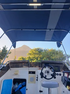 Orion CAT Boat, 2 x 50Hp Yamaha AT Lube, Electric Start, Trim &amp; Tilt, Garde D, lights