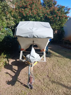 Orion CAT Boat, 2 x 50Hp Yamaha AT Lube, Electric Start, Trim & Tilt, Garde D, lights