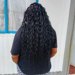 Mobile Braider Available (hairdresser)