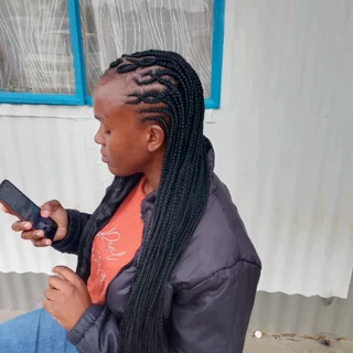 MOBILE BRAIDER AVAILABLE (HAIRDRESSER)