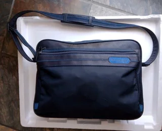 Blue Samsonite Crossbody / Shoulder Travel Bag