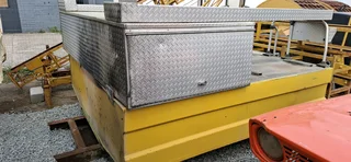 Selling stainless steel fire cart body.